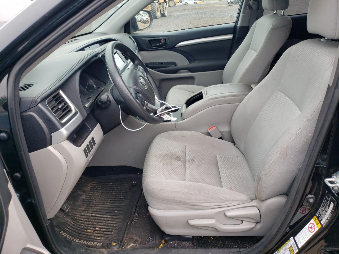 5TDBKRFH9ES055152 2014 Toyota Highlander Le