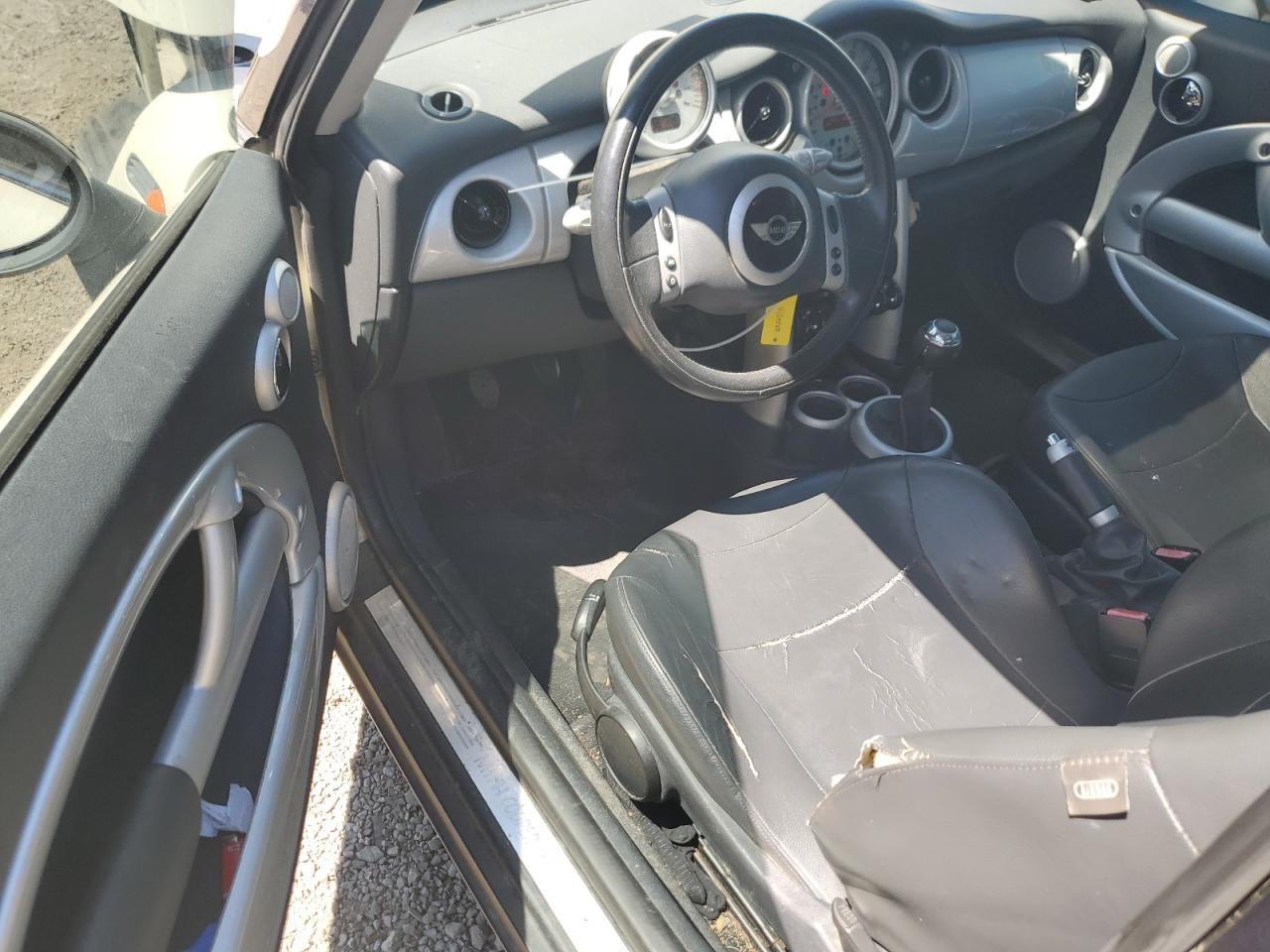 WMWRC334X3TC43140 2003 Mini Cooper