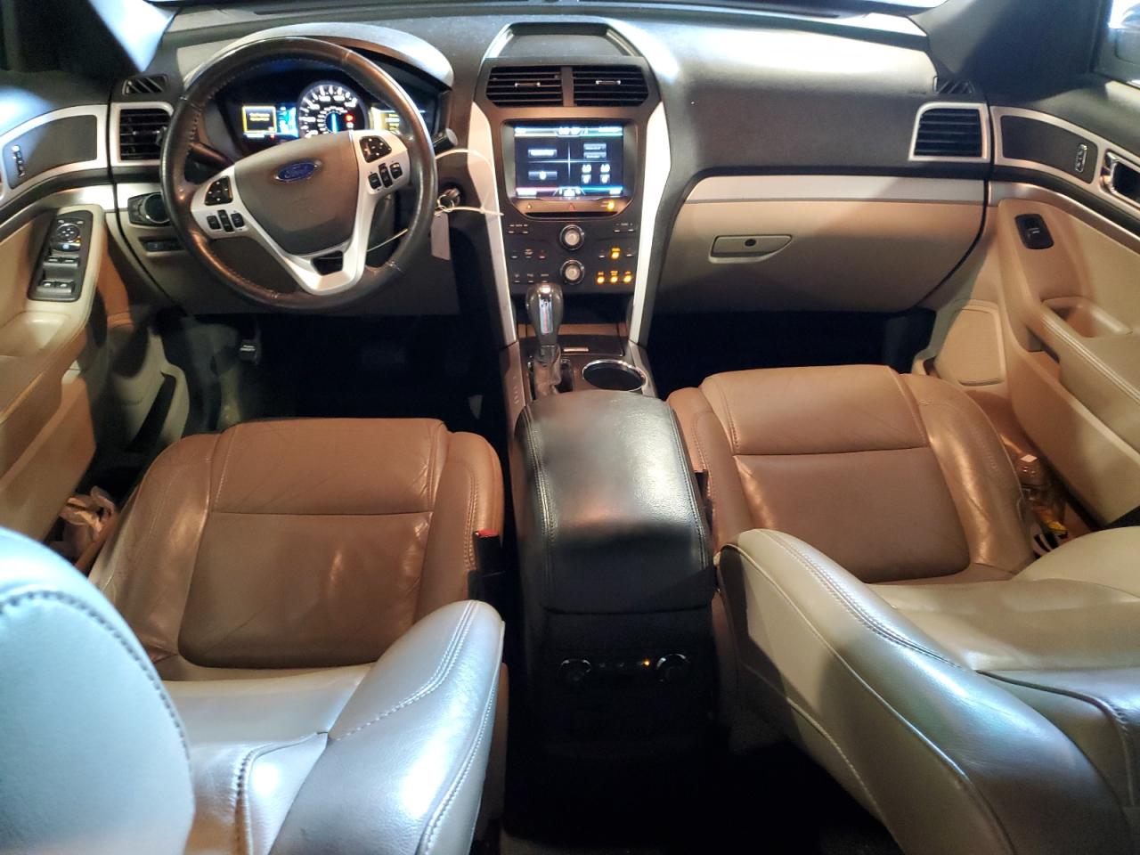 1FMHK7D88BGA72415 2011 Ford Explorer Xlt