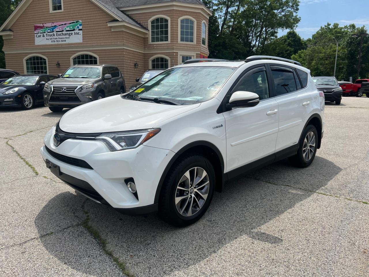 2018 Toyota Rav4 Hv Le vin: JTMRJREV0JD188834