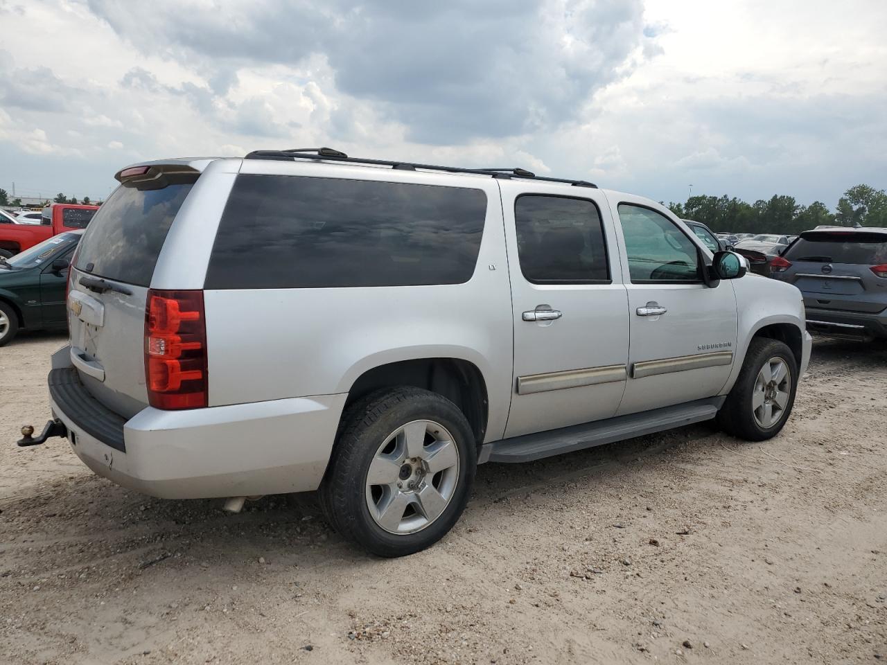 2013 Chevrolet Suburban C1500 Lt vin: 1GNSCJE07DR126475