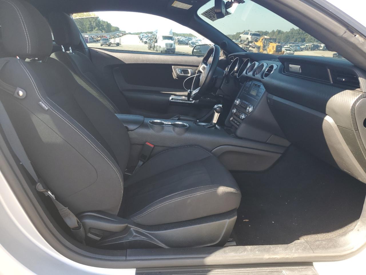 1FA6P8THXK5156953 2019 Ford Mustang