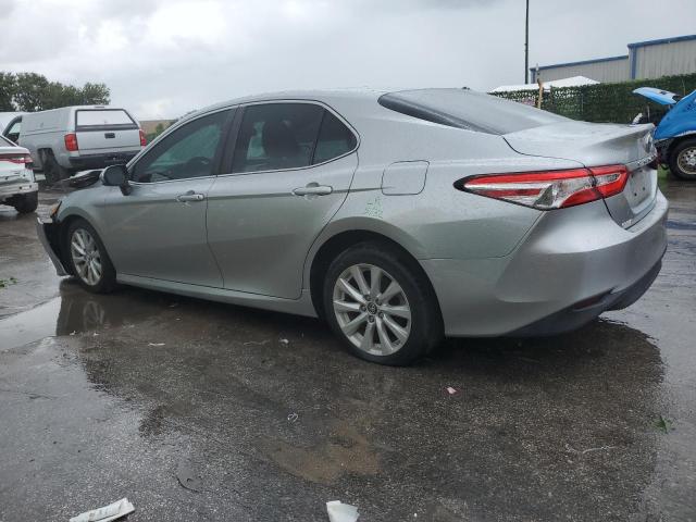 VIN 4T1B11HKXJU070421 2018 Toyota Camry, L no.2