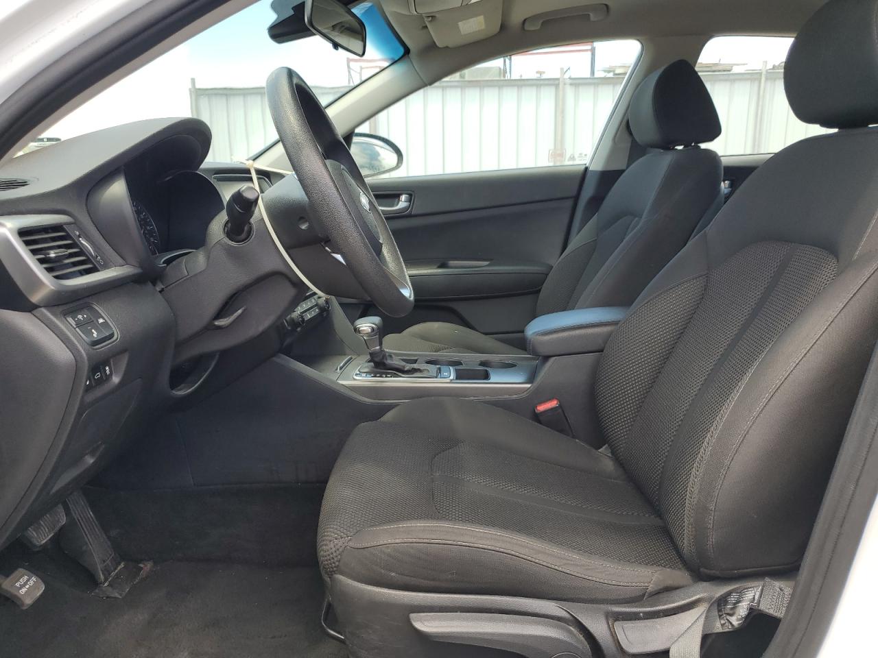 5XXGT4L33LG390002 2020 Kia Optima Lx