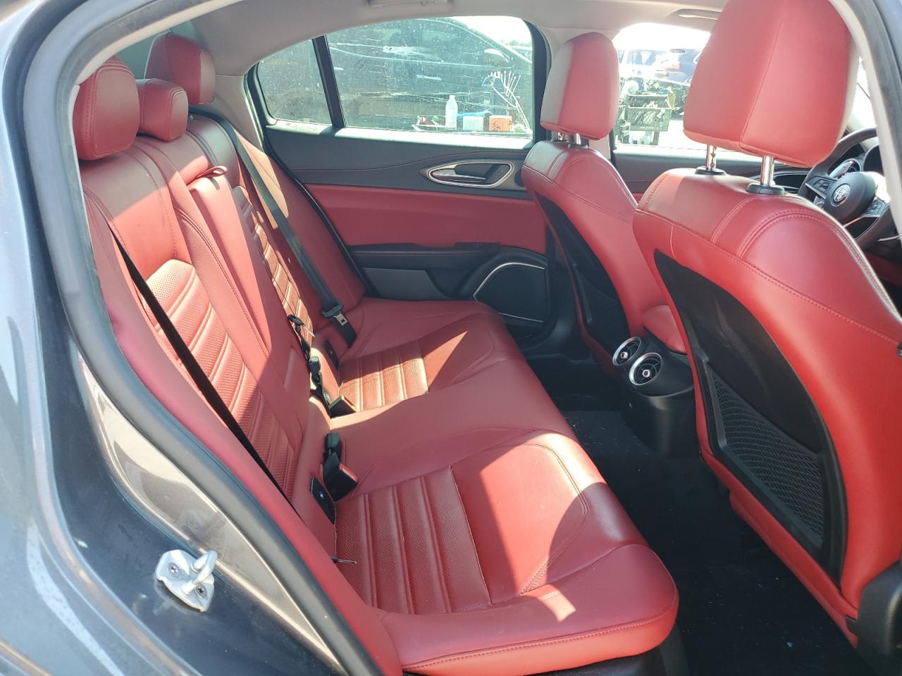 ZARFAECN7J7581376 2018 Alfa Romeo Giulia Ti