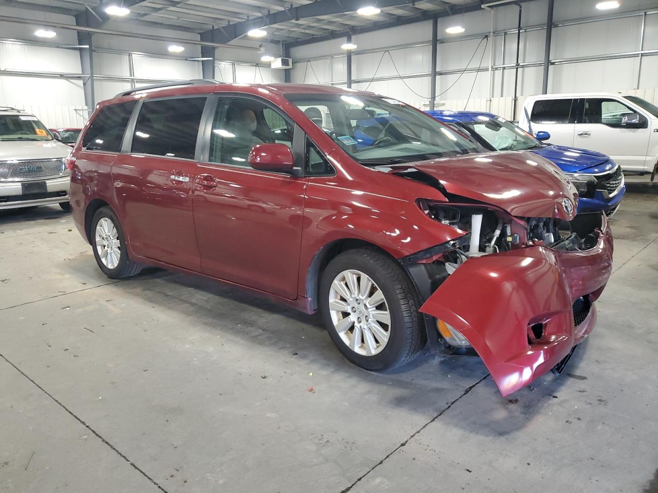 Lot #2912063710 2015 TOYOTA SIENNA LE