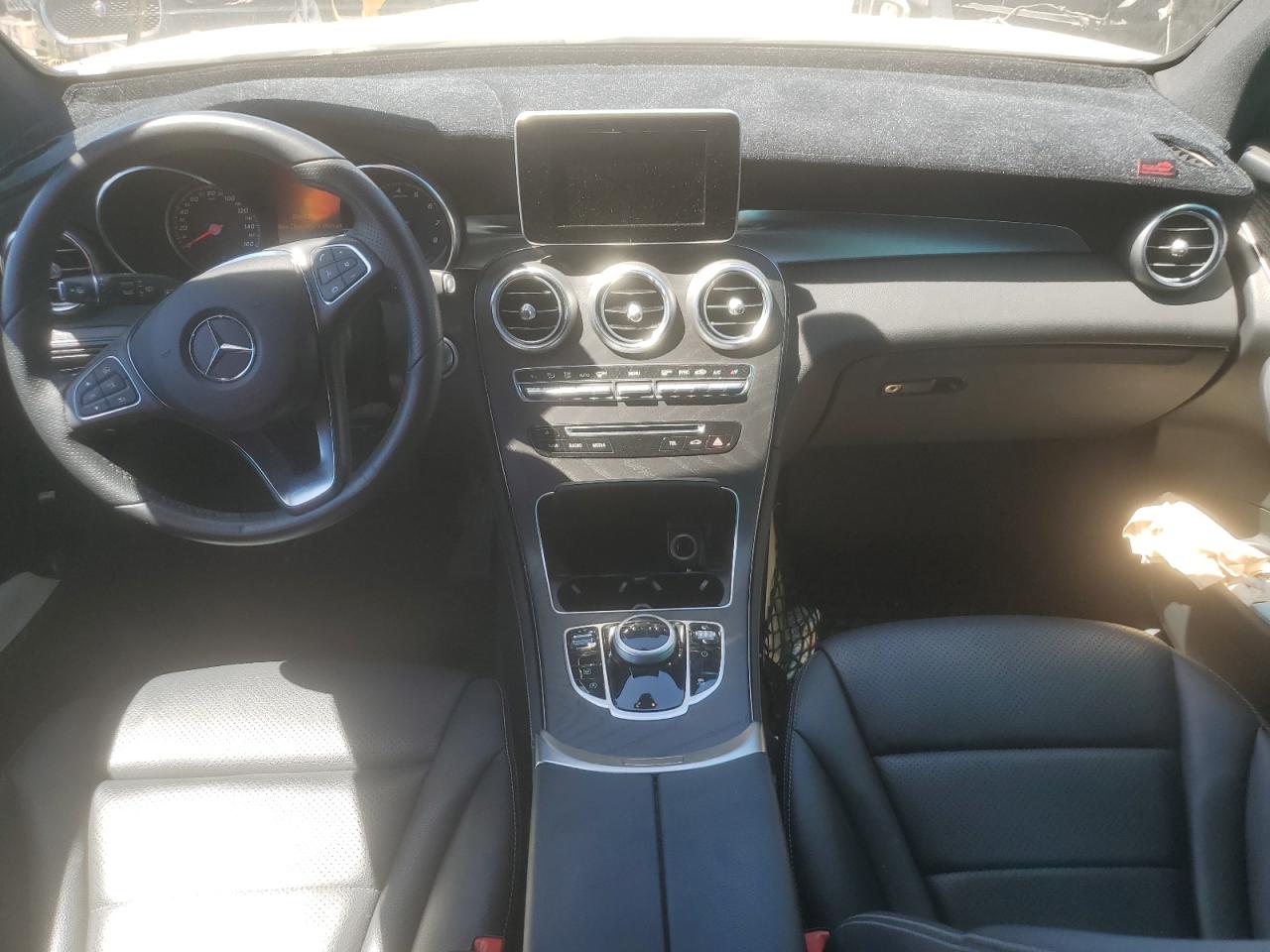 WDC0G4KB8JV050323 2018 Mercedes-Benz Glc 300 4Matic