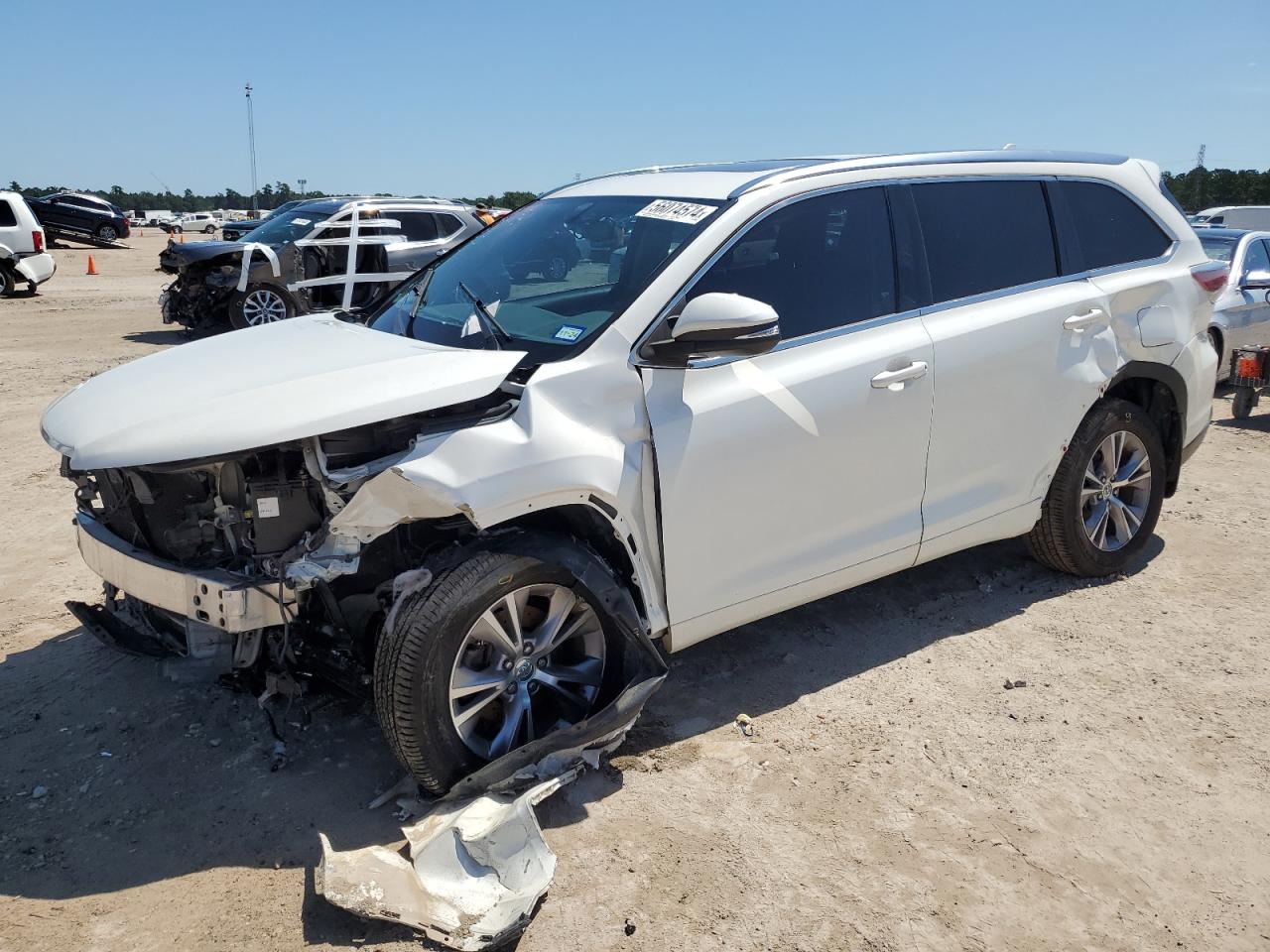 5TDKKRFH5FS110942 2015 Toyota Highlander Xle