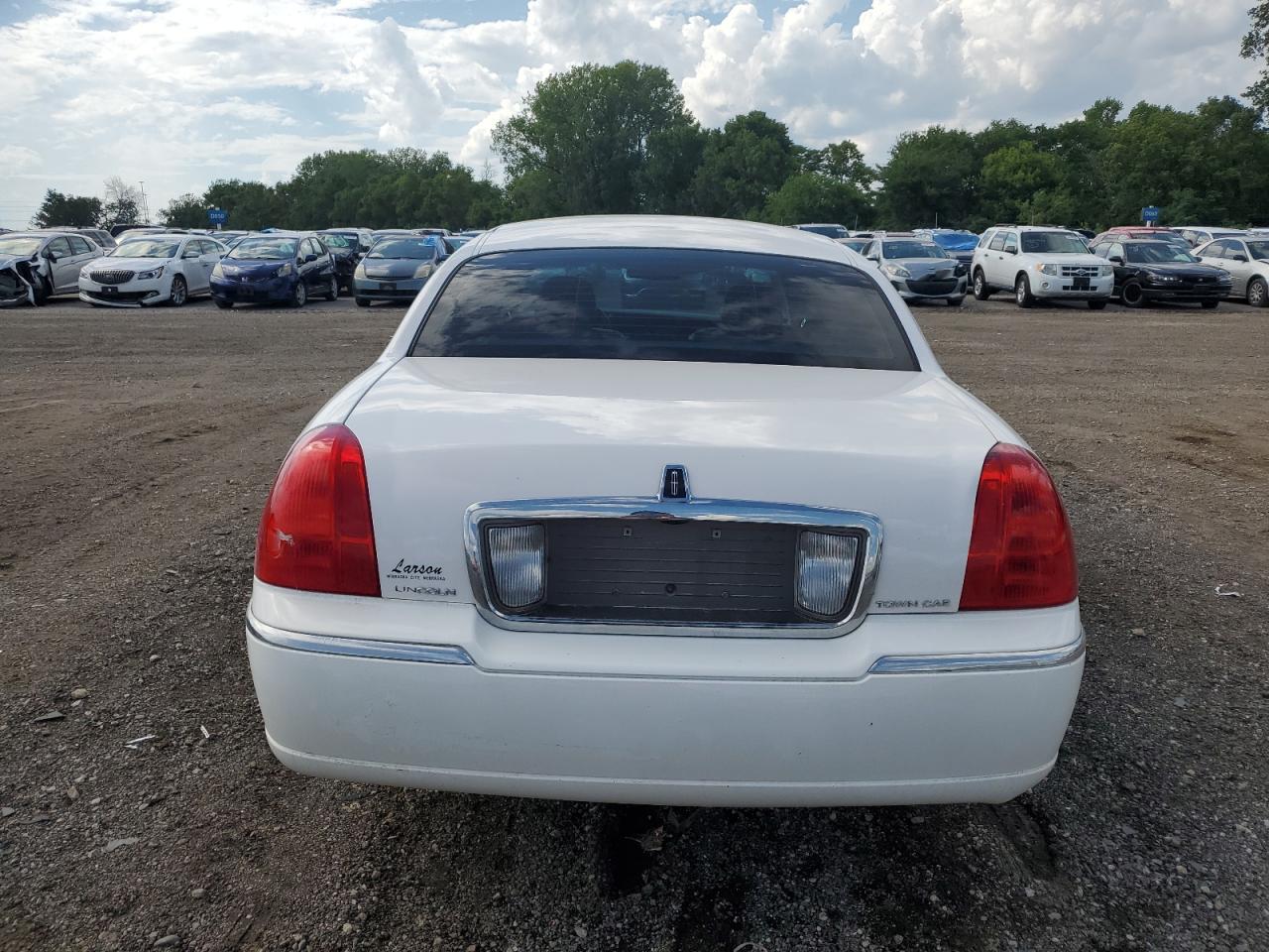 2LNHM82V49X618902 2009 Lincoln Town Car Signature Limited