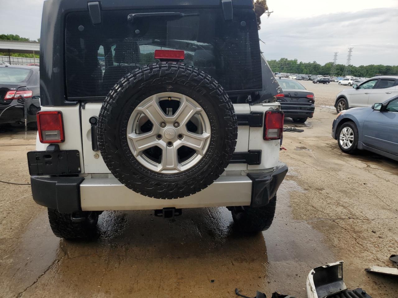 1C4AJWBG3FL672768 2015 Jeep Wrangler Sahara