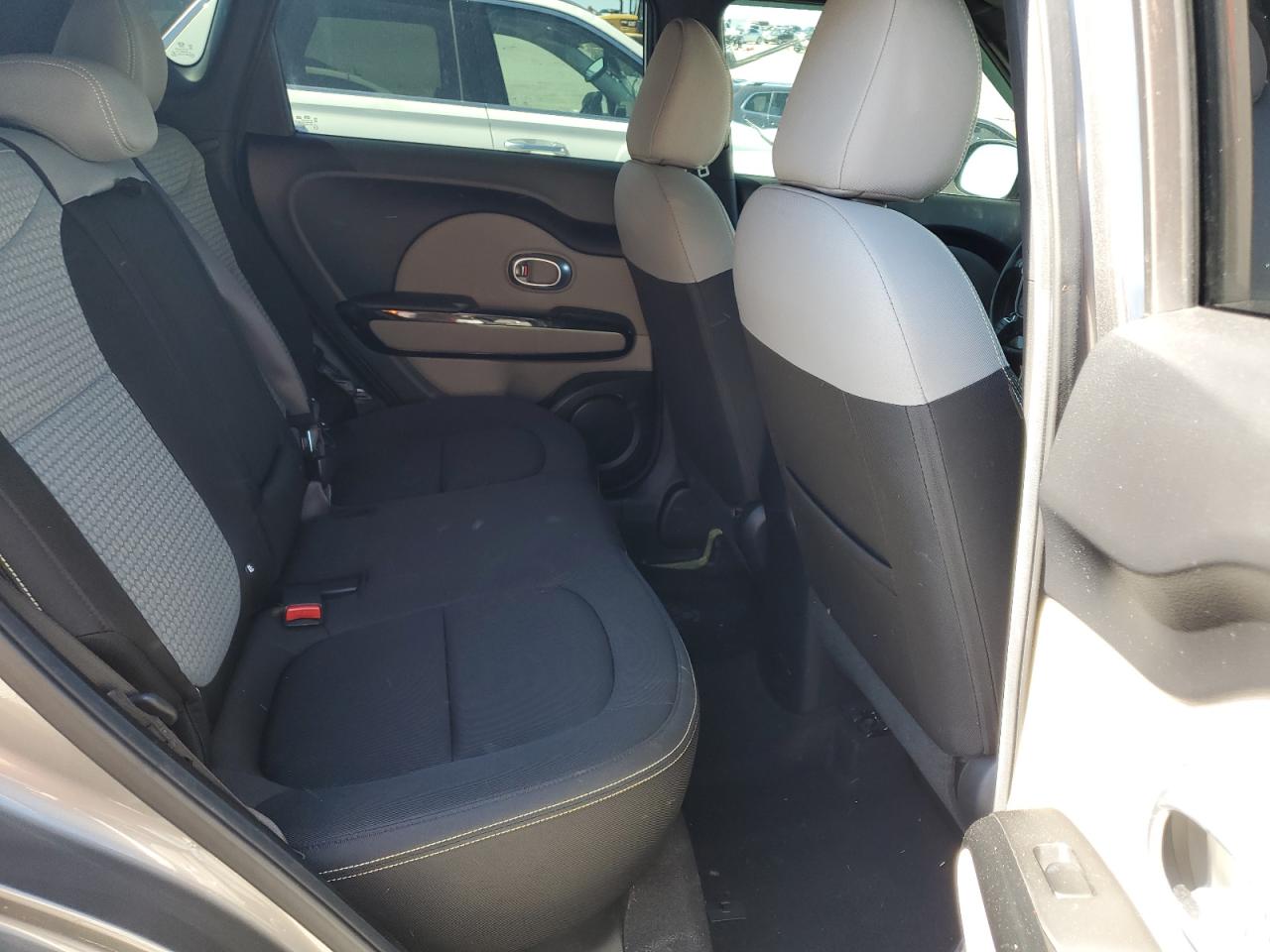 KNDJP3A58G7333561 2016 Kia Soul +