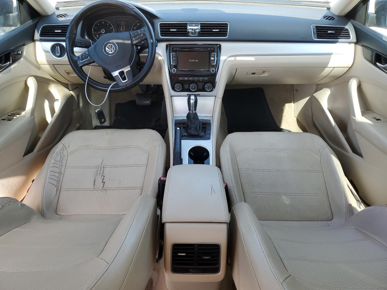 1VWBH7A33DC084447 2013 Volkswagen Passat Se