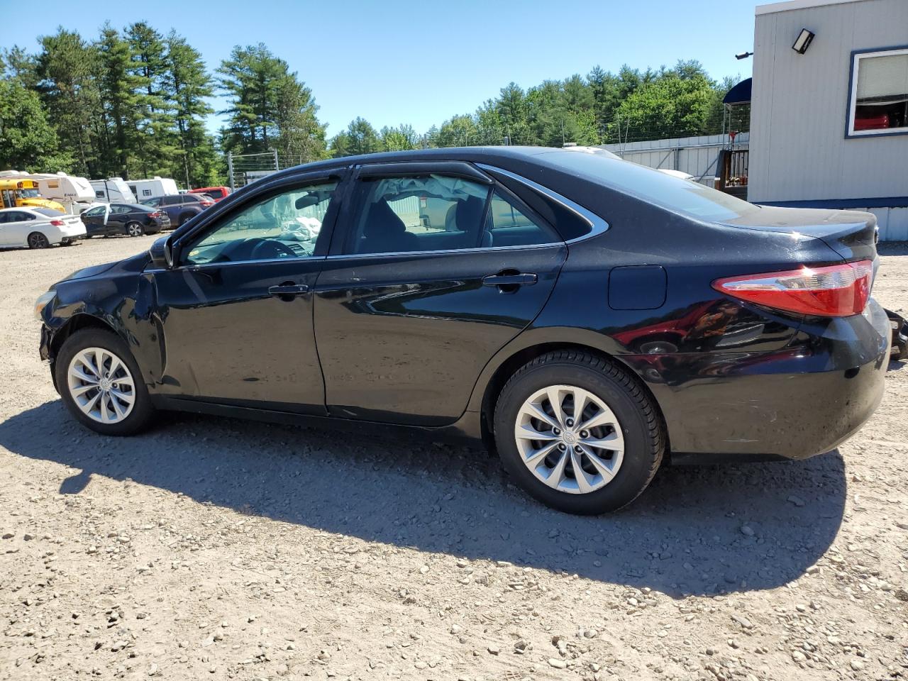 2017 Toyota Camry Le vin: 4T1BF1FK2HU657520