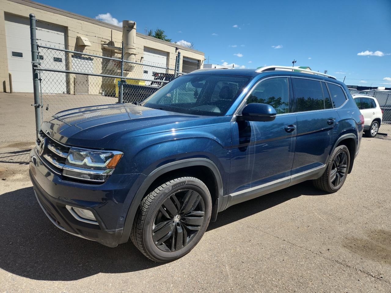 2018 Volkswagen Atlas Sel Premium vin: 1V2NR2CA2JC557633