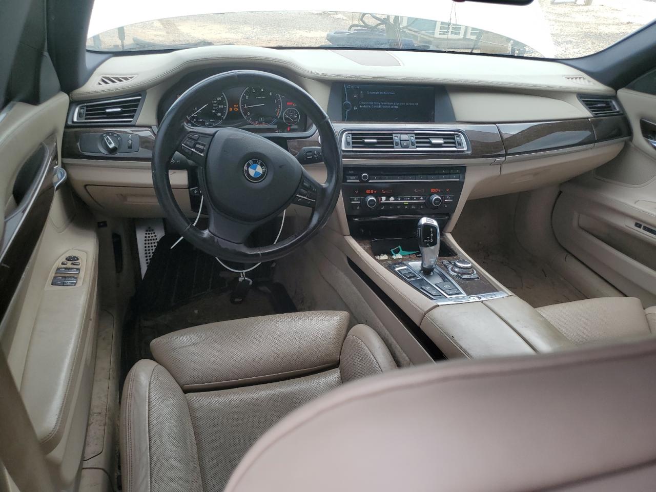 WBAKC6C50BC394396 2011 BMW 750 Xi