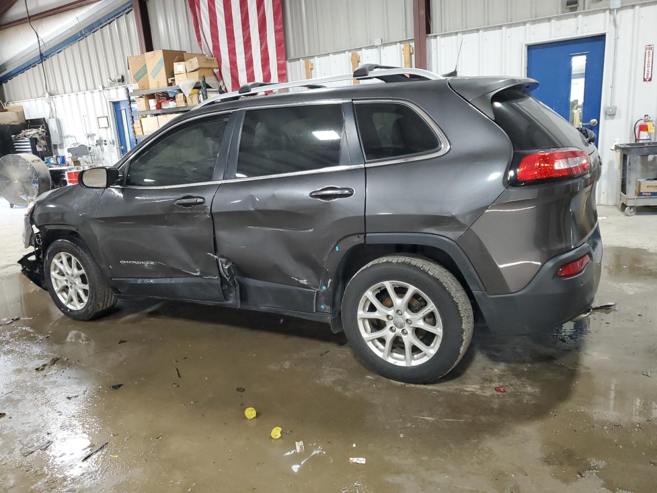 2017 Jeep Cherokee Latitude vin: 1C4PJLCB5HW577562