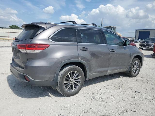 VIN 5TDKZRFH1KS554714 2019 Toyota Highlander, SE no.3