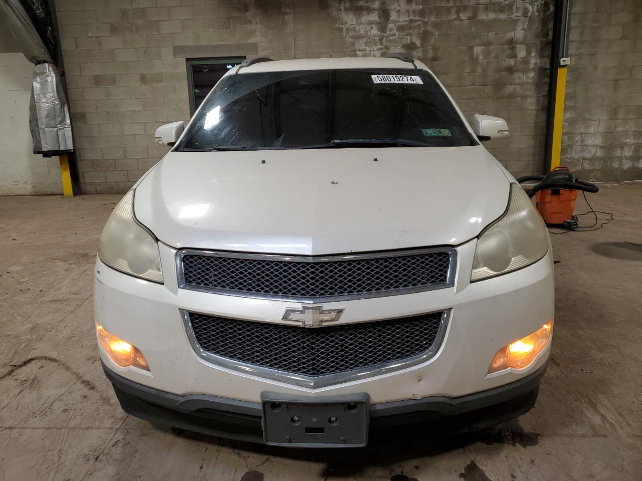 1GNKVGED2BJ390537 2011 Chevrolet Traverse Lt