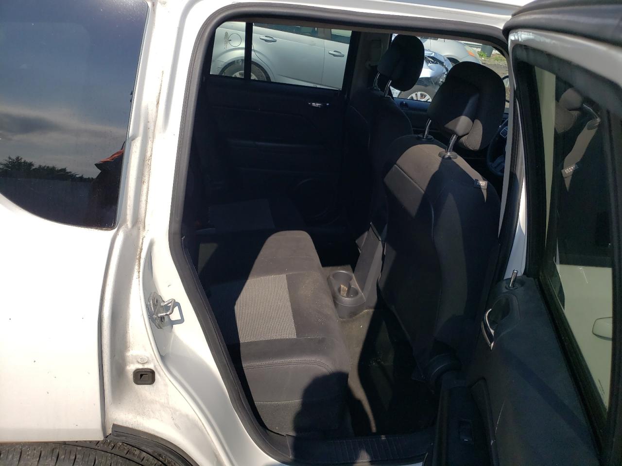 1C4NJDBB2GD780367 2016 Jeep Compass Sport