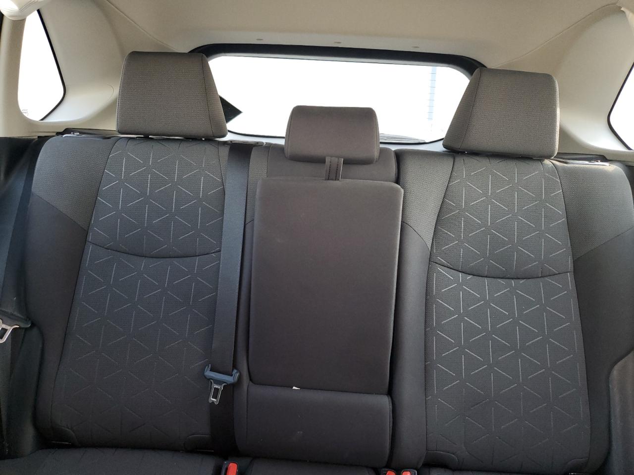 2T3W1RFV6MC098825 2021 Toyota Rav4 Xle