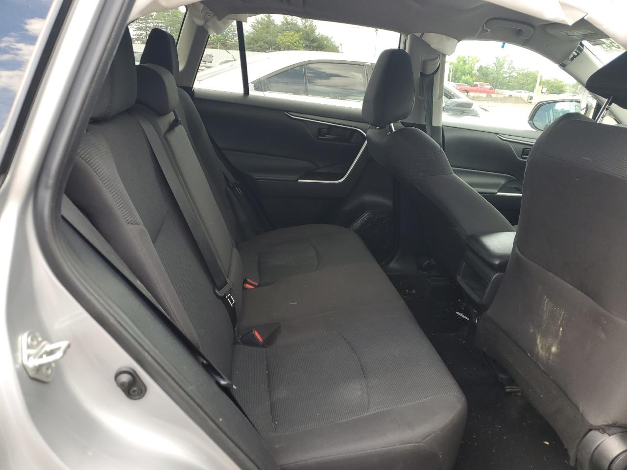 2T3F1RFV8LW125570 2020 Toyota Rav4 Le