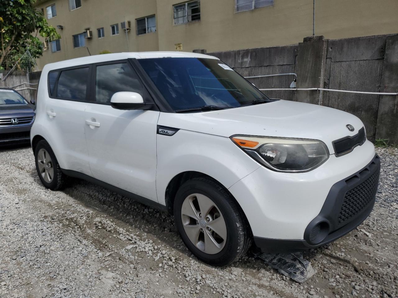 2016 Kia Soul vin: KNDJN2A22G7355285