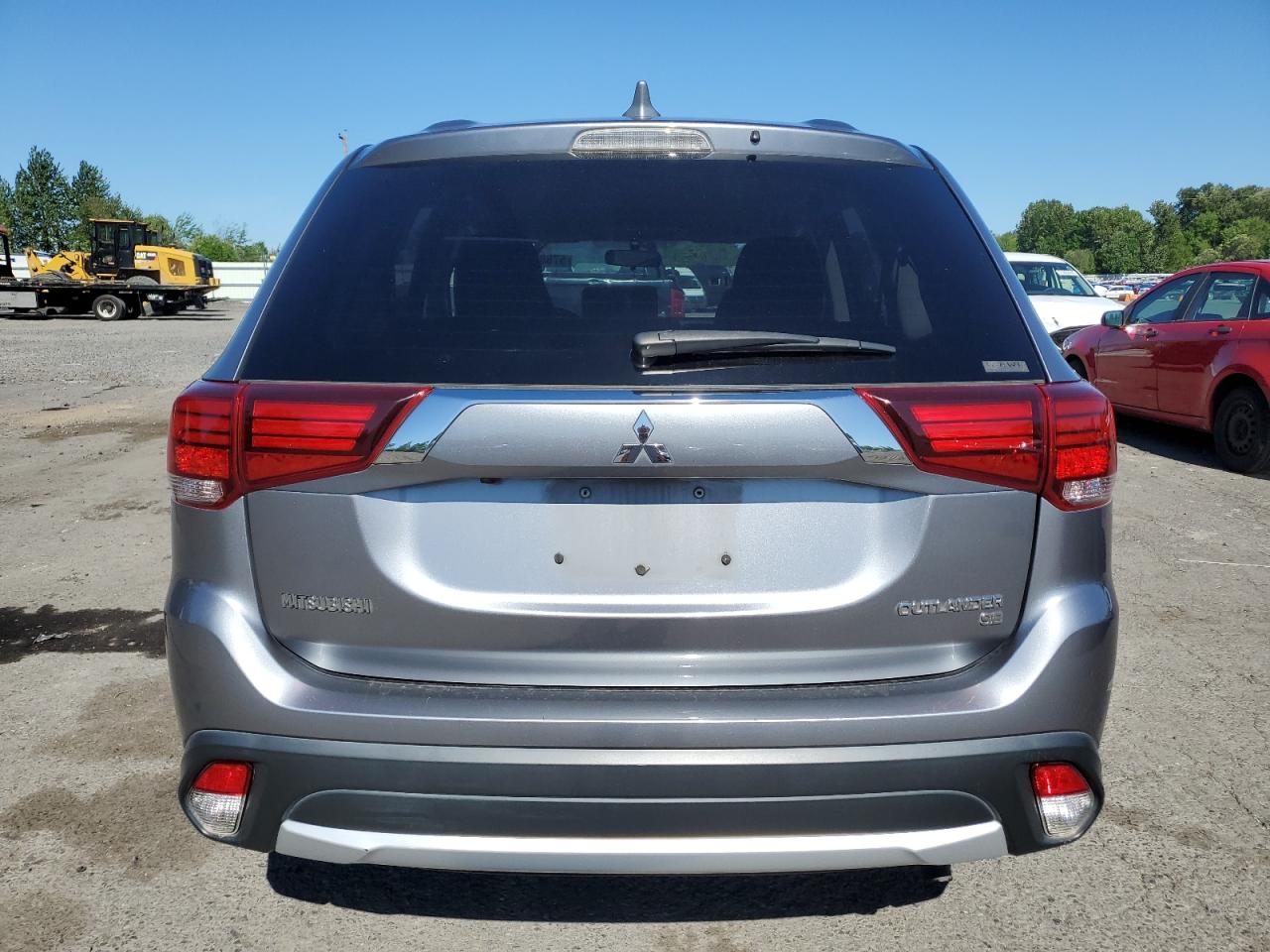 JA4AZ3A39JZ007010 2018 Mitsubishi Outlander Se