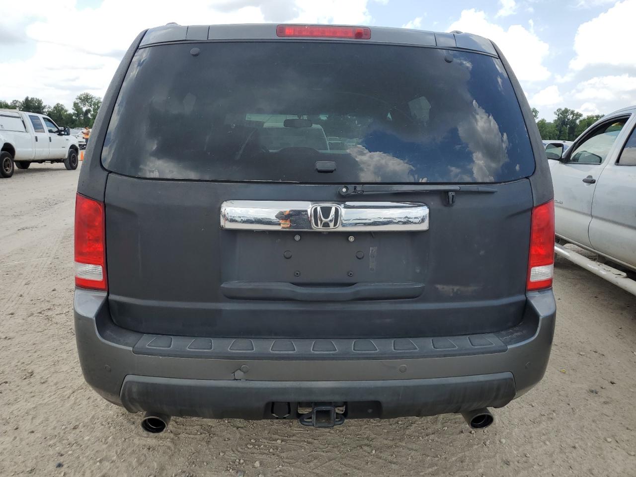 5FNYF3H98BB013136 2011 Honda Pilot Touring