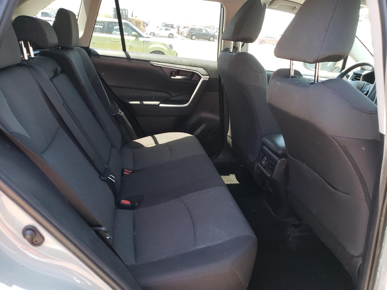 2T3P1RFV9MW220385 2021 Toyota Rav4 Xle
