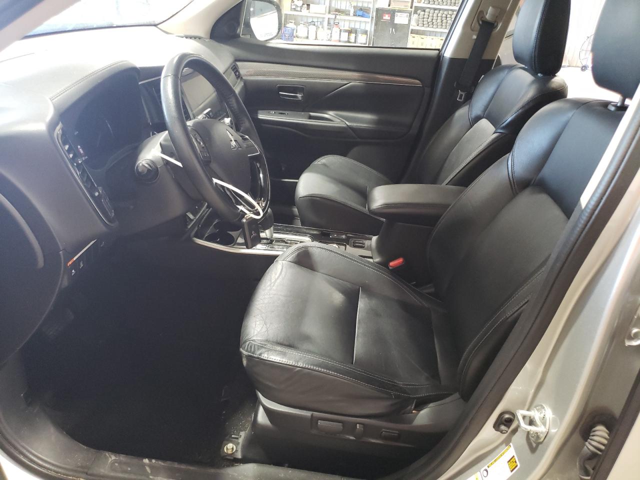 JA4AZ3A31LZ030655 2020 Mitsubishi Outlander Se