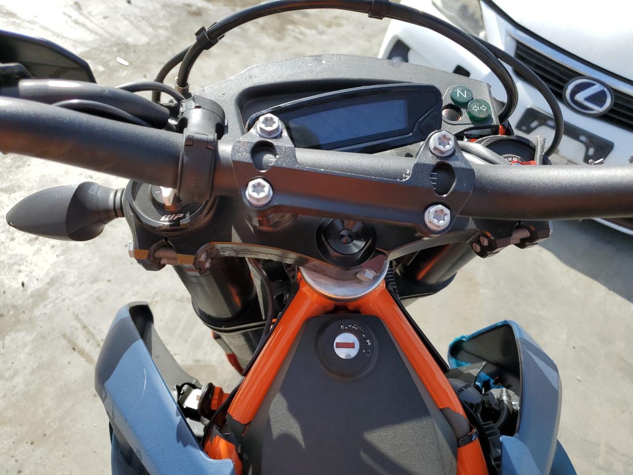 VBKLSV404PM752977 2023 Ktm 690 Smc R