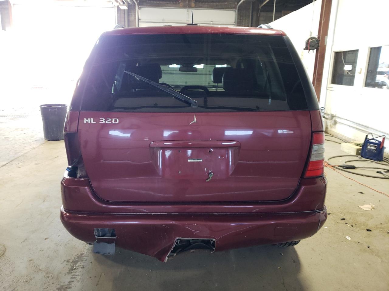 4JGAB54E41A233050 2001 Mercedes-Benz Ml 320