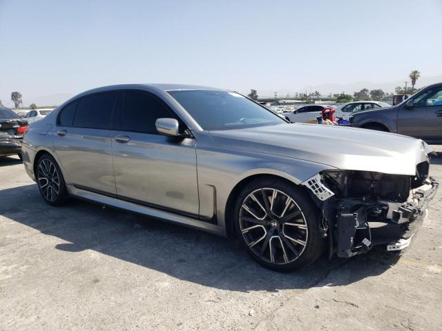 VIN WBA7T2C03NCJ72670 2022 BMW 7 Series, 740 I no.4