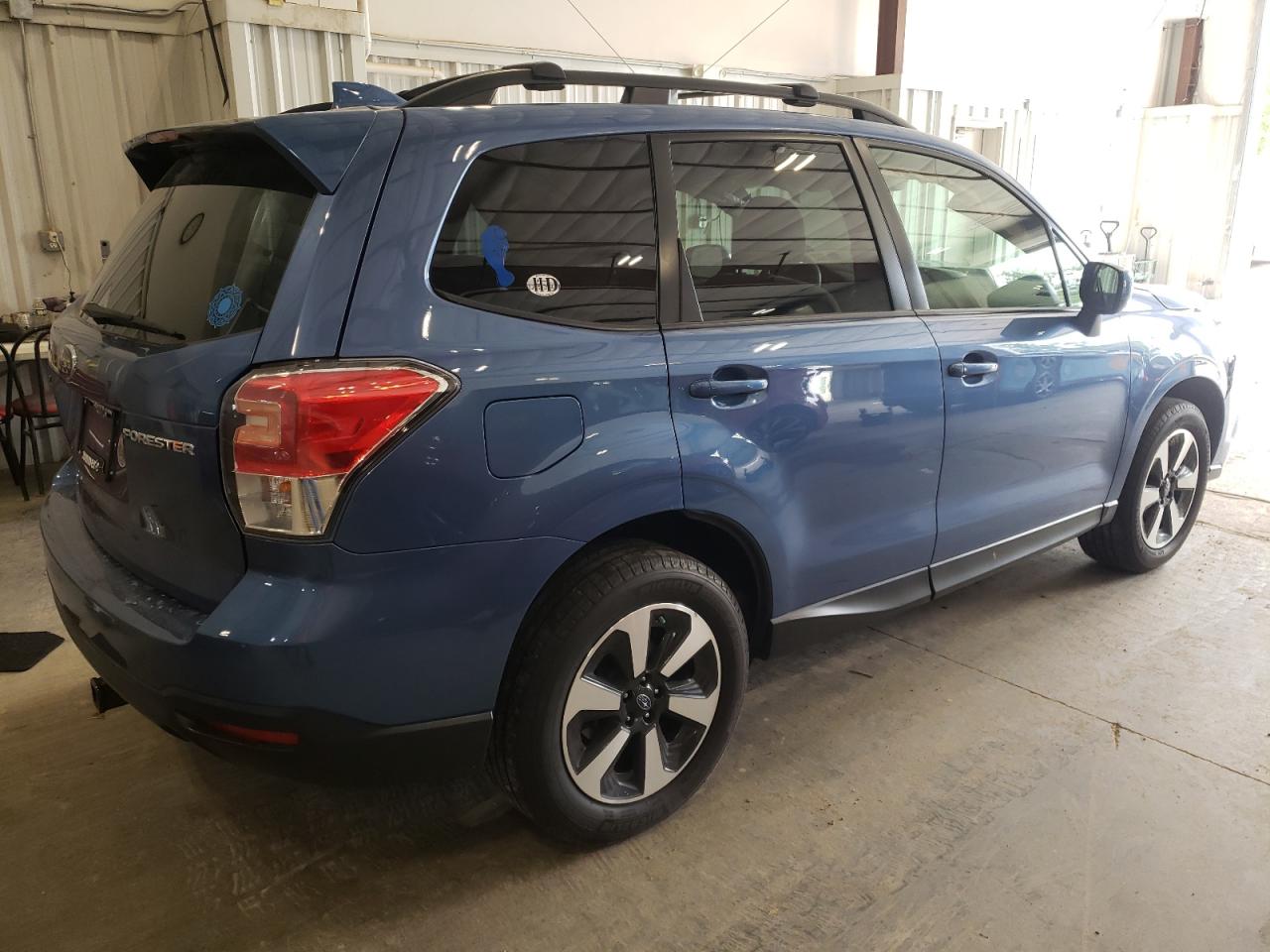 JF2SJAGC6JH554305 2018 Subaru Forester 2.5I Premium