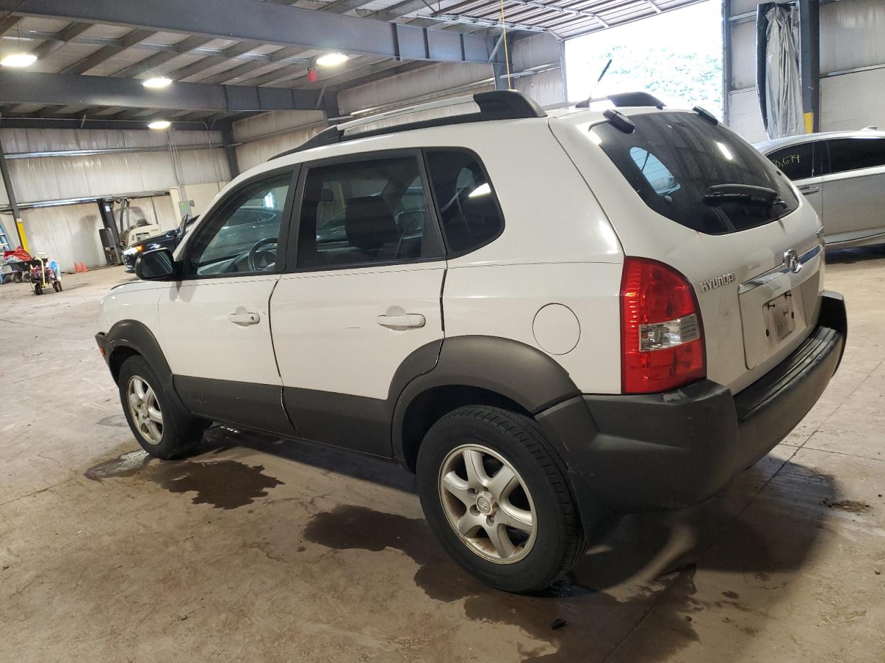 KM8JN12D25U072048 2005 Hyundai Tucson Gls