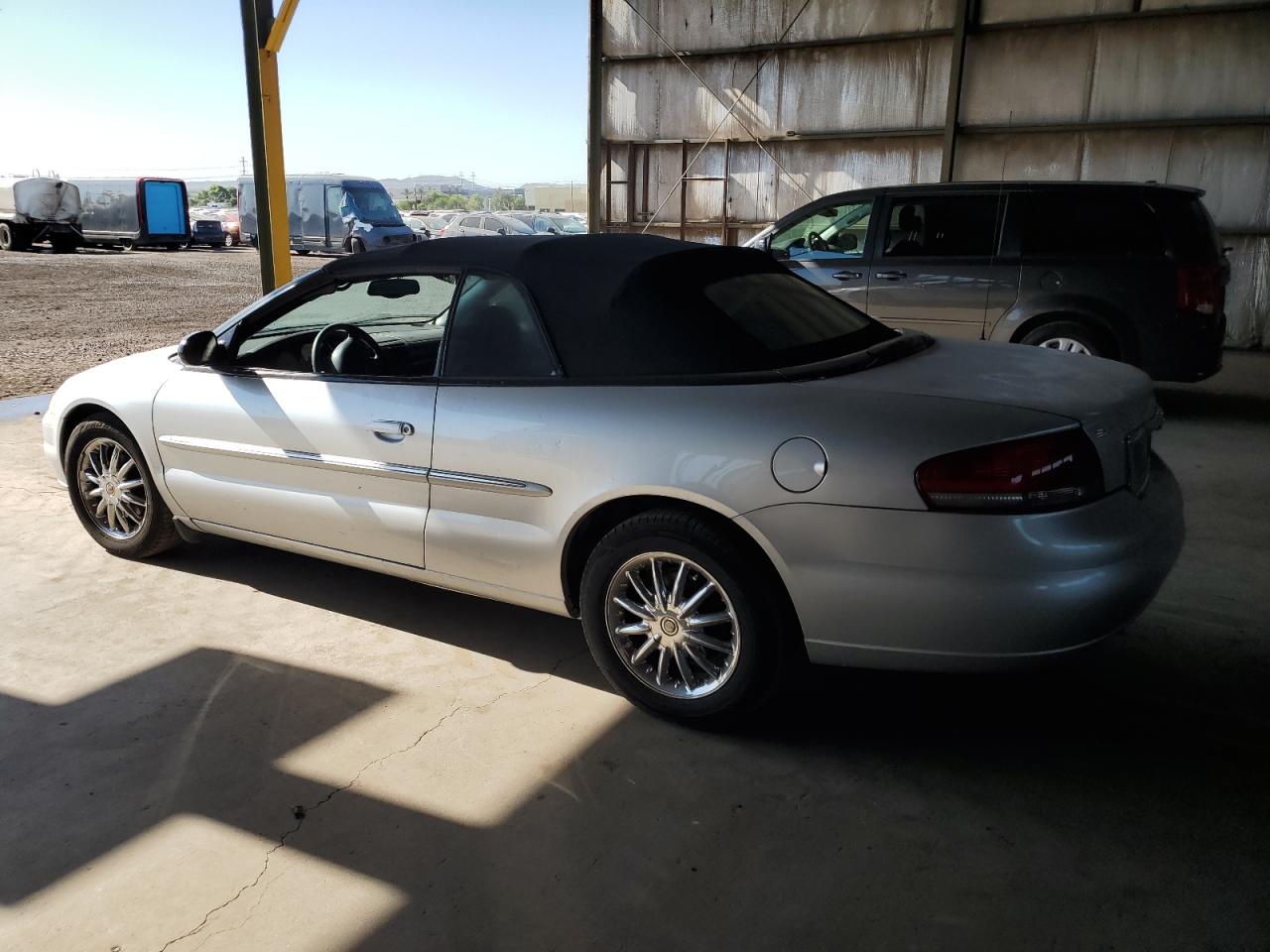 1C3EL65RX2N290992 2002 Chrysler Sebring Limited