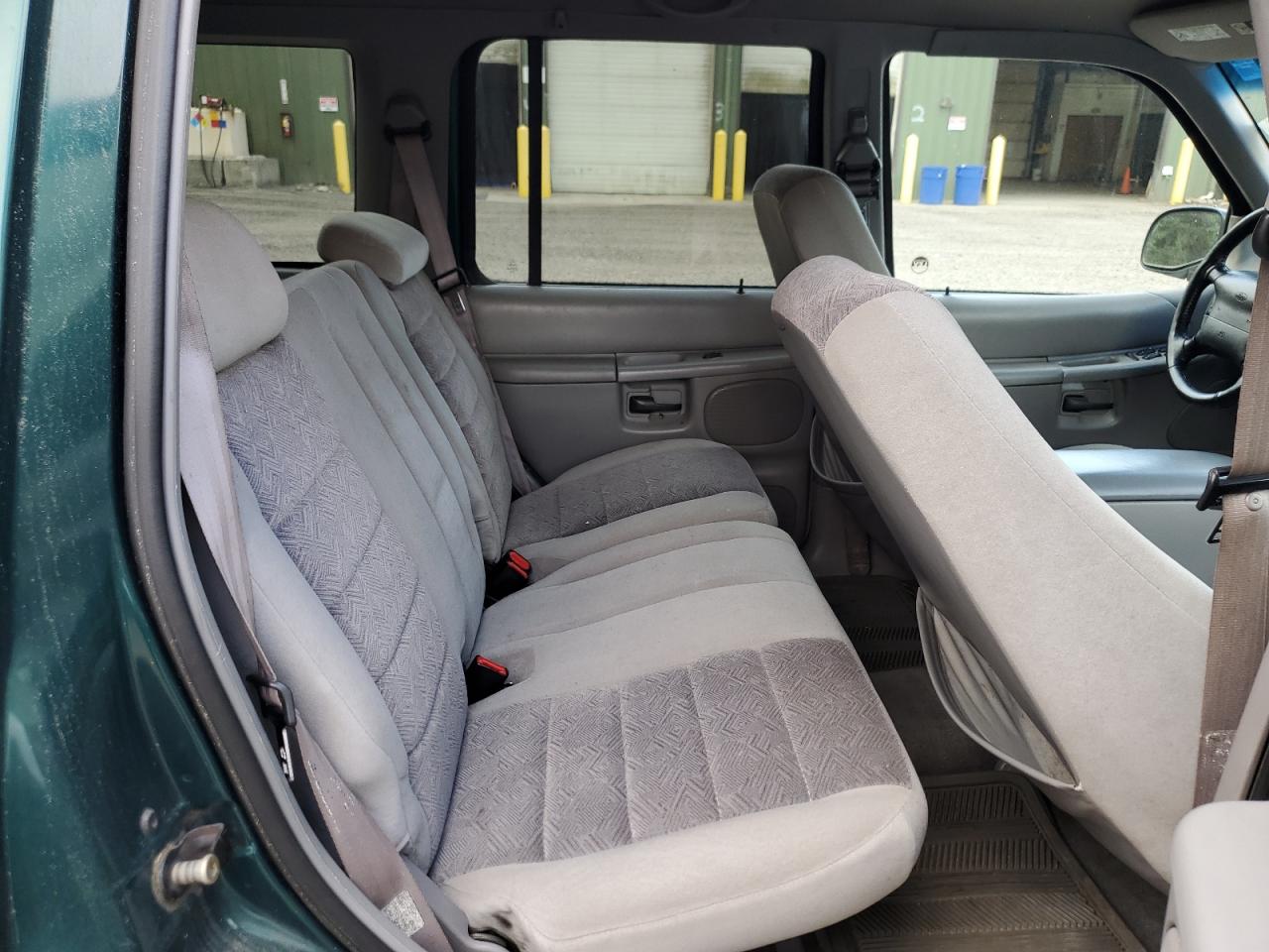 1FMZU73E01ZA27140 2001 Ford Explorer Xlt