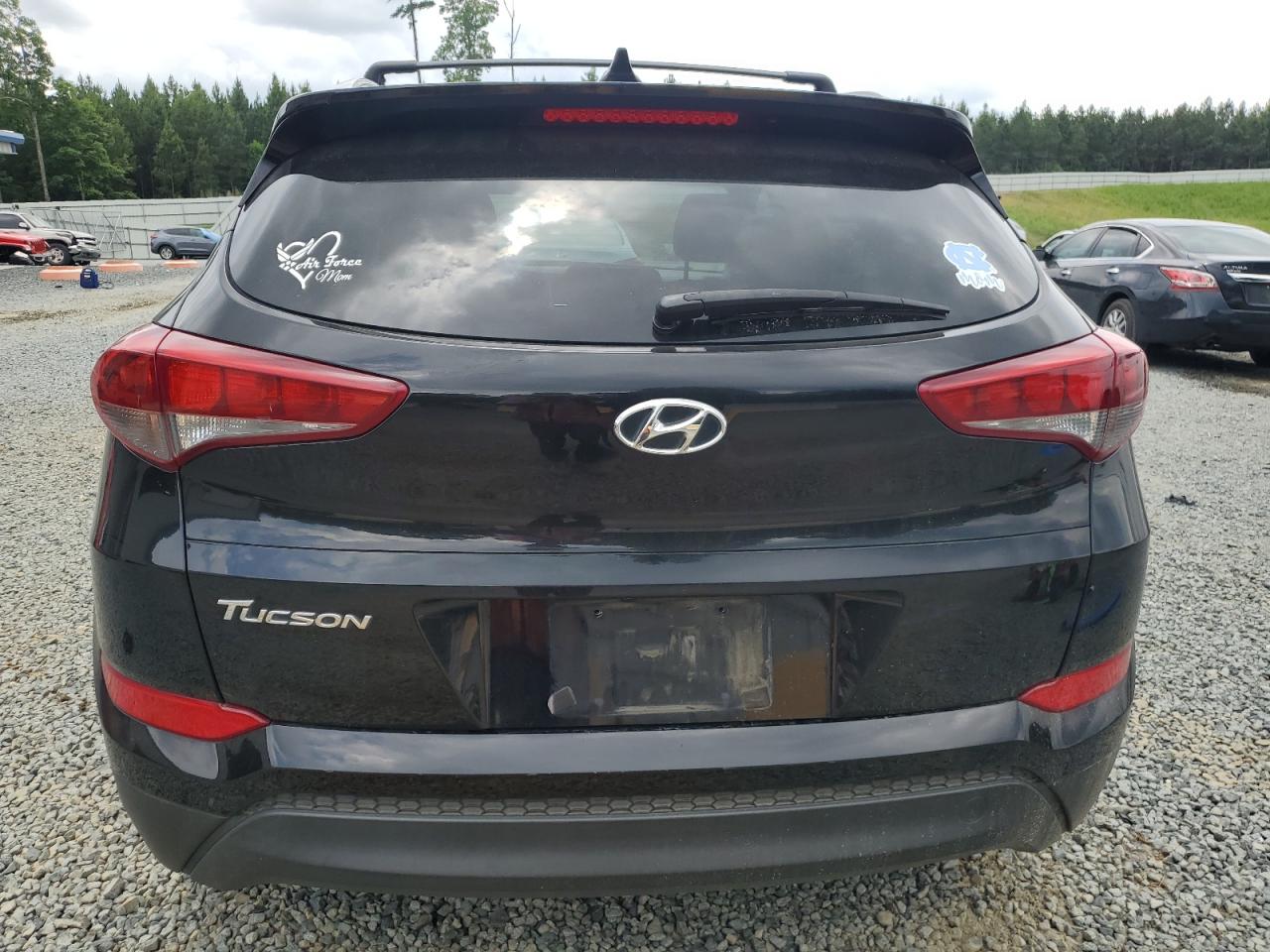 KM8J33A48JU750024 2018 Hyundai Tucson Sel