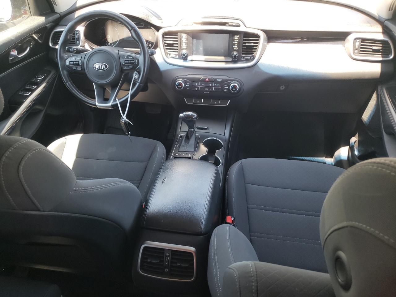 5XYPGDA39HG216655 2017 Kia Sorento Lx