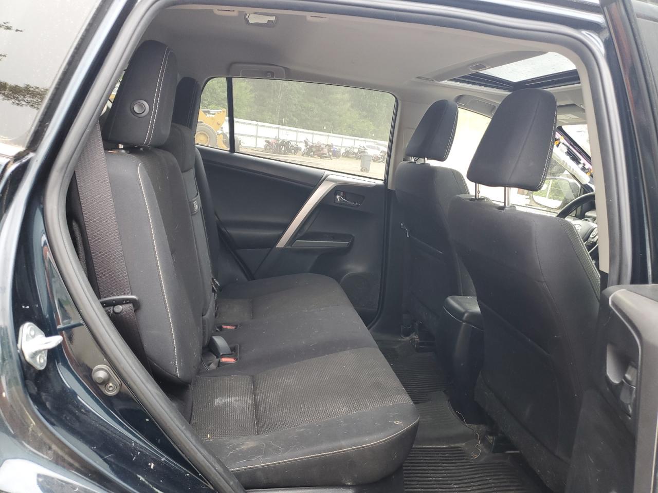 JTMRJREV4HD075575 2017 Toyota Rav4 Hv Le