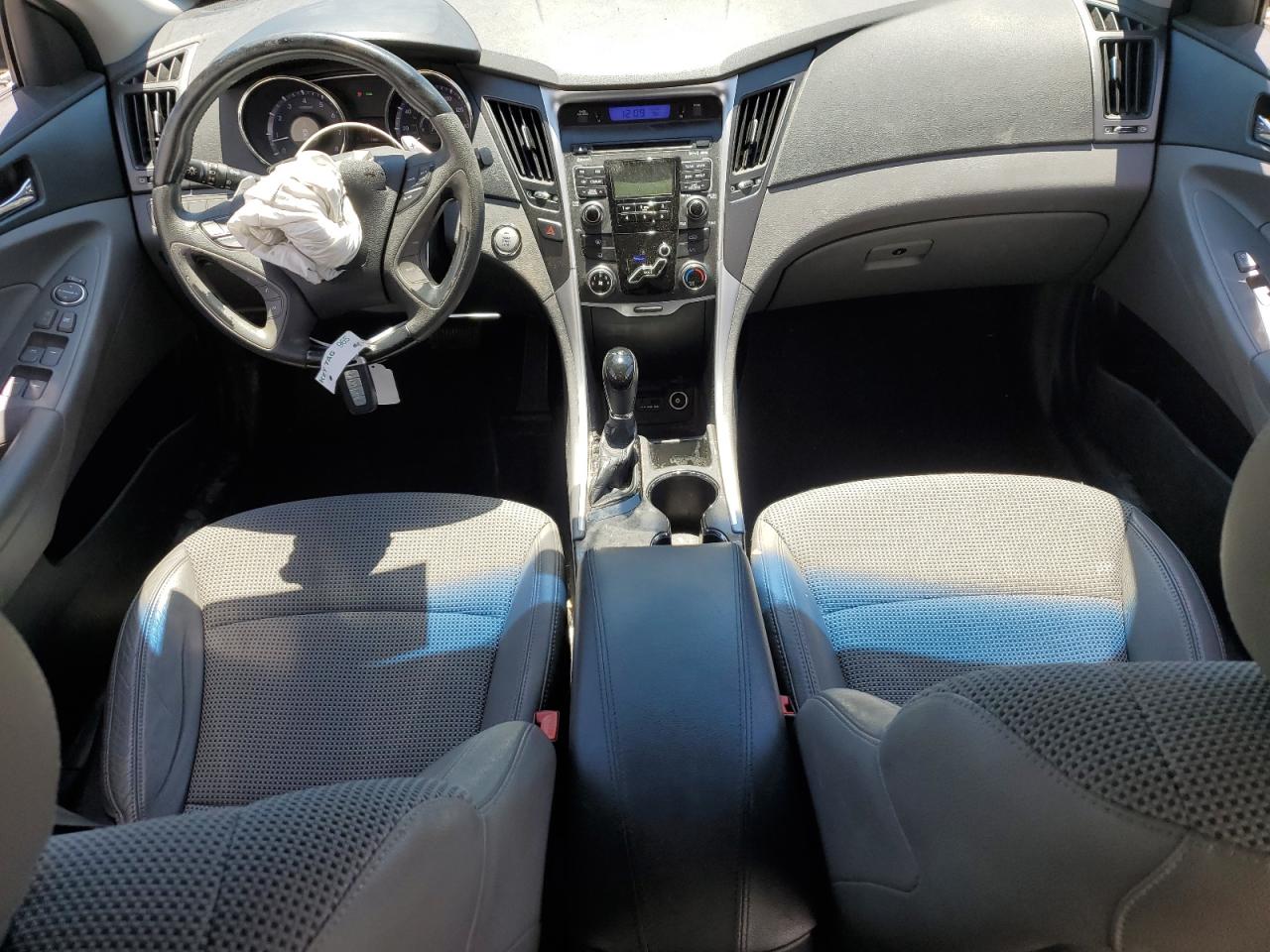 5NPEC4AC5BH111114 2011 Hyundai Sonata Se