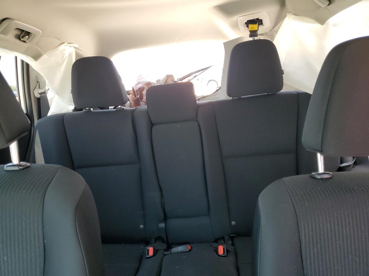 2T3ZFREV1HW388068 2017 Toyota Rav4 Le