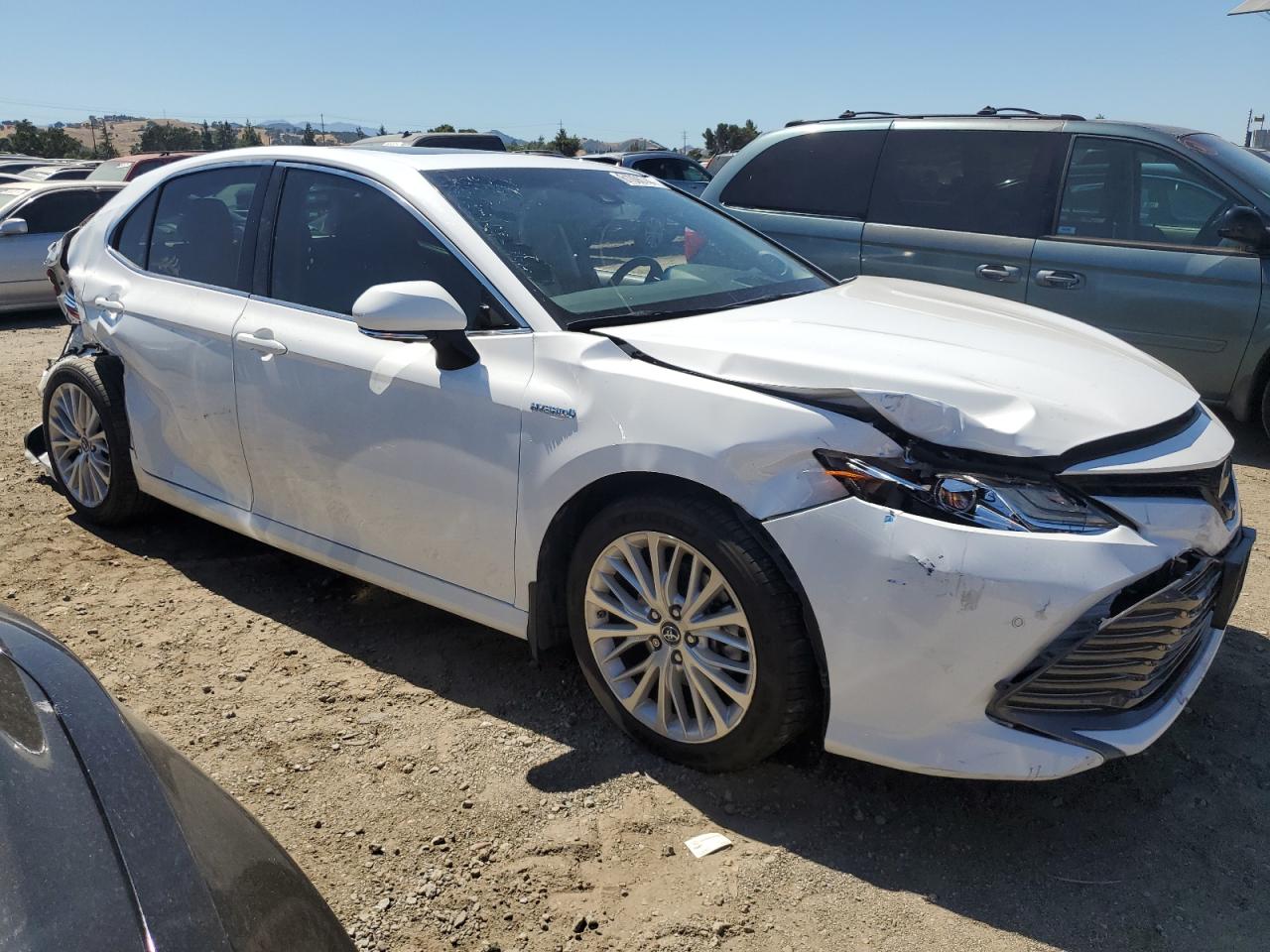 2018 Toyota Camry Hybrid vin: 4T1B21HK7JU500970