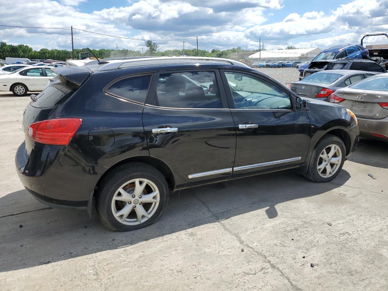 Lot #2994183531 2013 NISSAN ROGUE S