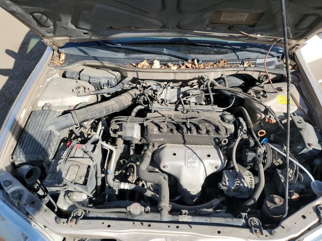 1HGCG5667YA800979 2000 Honda Accord Ex