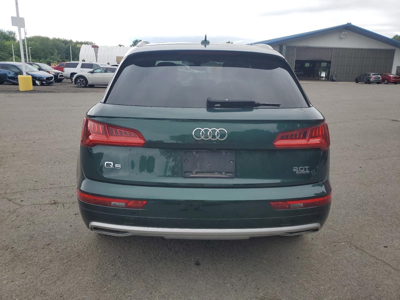 WA1ANAFY4J2014458 2018 Audi Q5 Premium