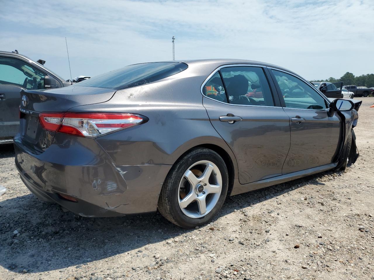 4T1B11HK1JU514172 2018 Toyota Camry L