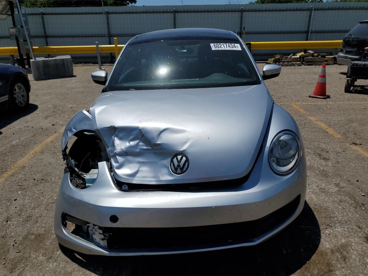 2013 Volkswagen Beetle vin: 3VWHP7ATXDM656870