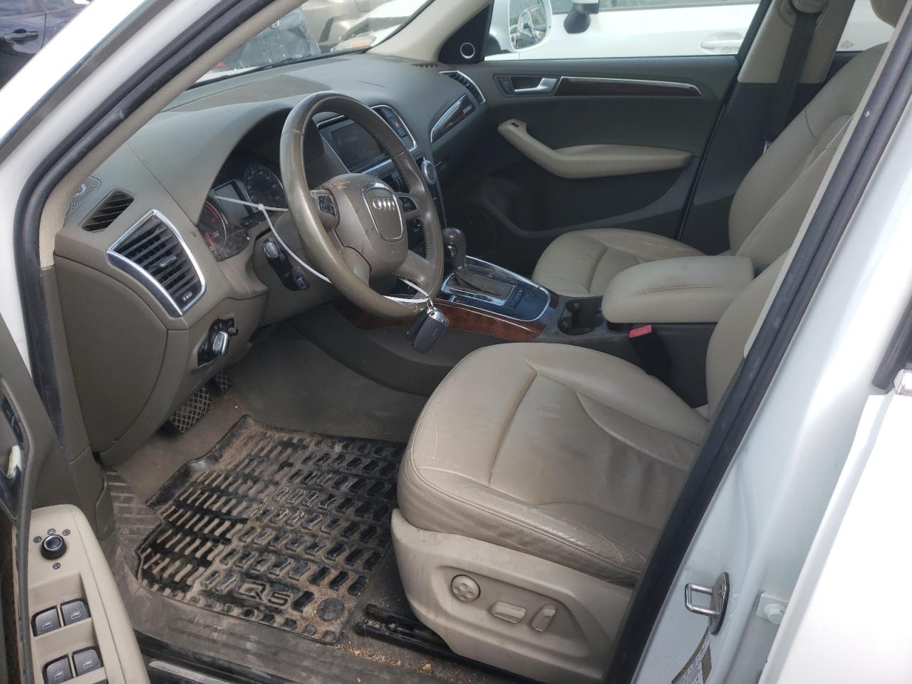 WA1LKAFP6AA041305 2010 Audi Q5 Premium Plus