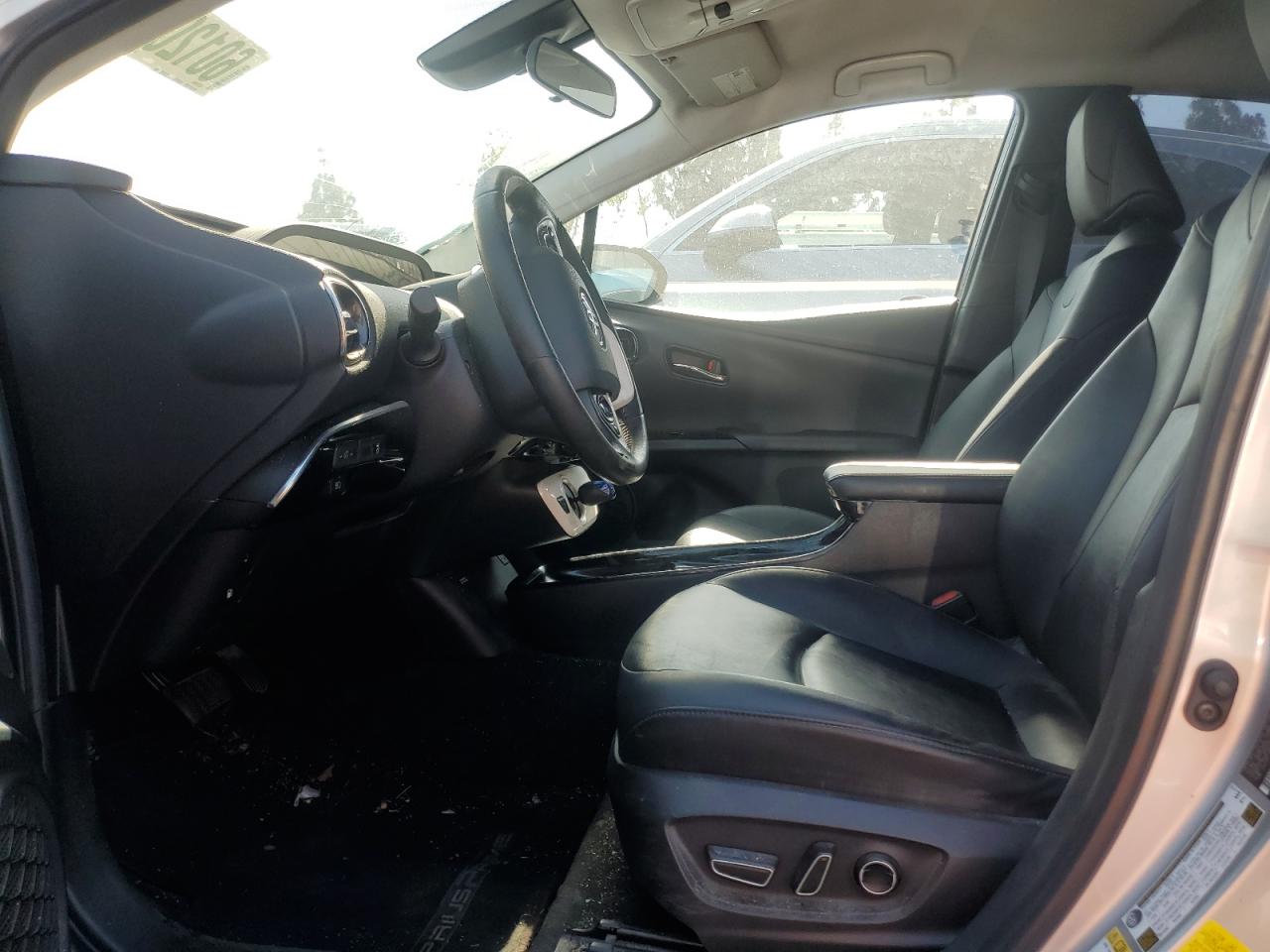 JTDKARFP6H3002411 2017 Toyota Prius Prime